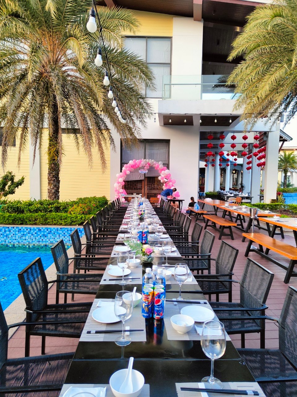 Thưởng thức những món ăn ngon trong không gian thoáng đãng và cực mát mẻ Thưởng thức những món ăn ngon trong không gian thoáng đãng và cực mát mẻ